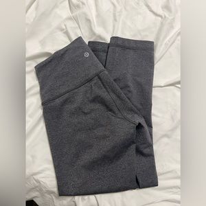 LuluLemon Grey Wunder Train cropped leggings, size 6